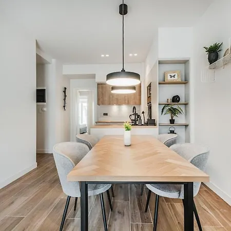 Appartement Bask - Glamorous 2 Bedroom In