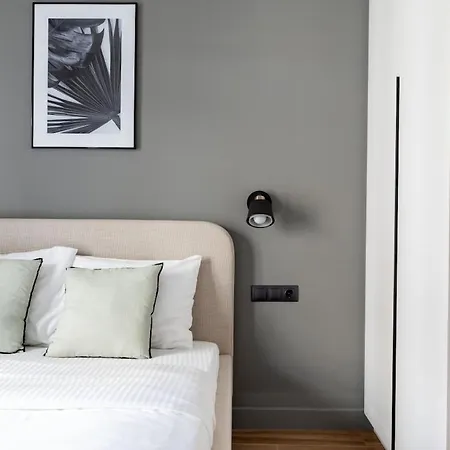 Bask - Glamorous 2 Bedroom In Appartement